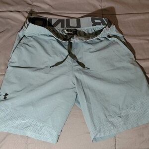 Under Armour Men's Light Gray Athletic Shorts